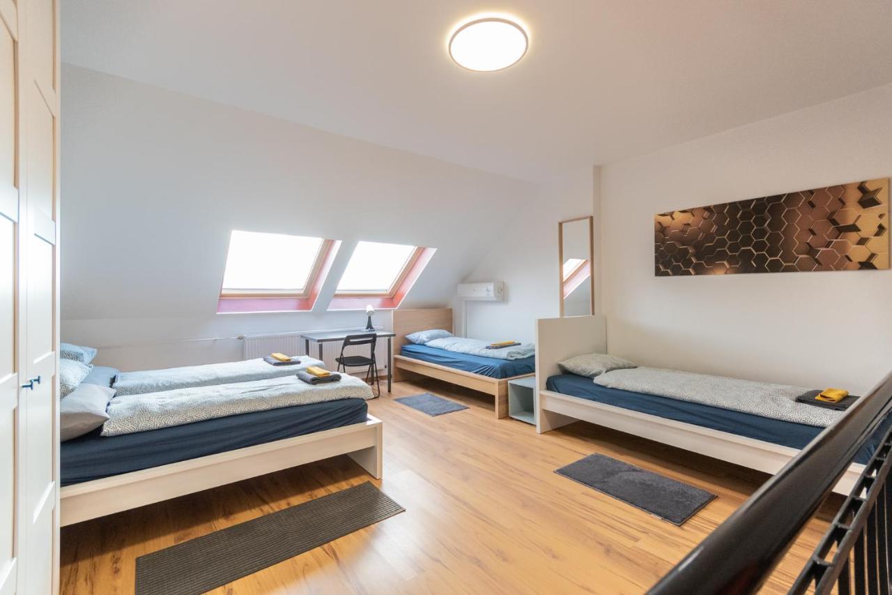 R Apartments Будапеща Екстериор снимка